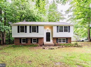 5146 Bradfield Dr, Annandale, VA 22003