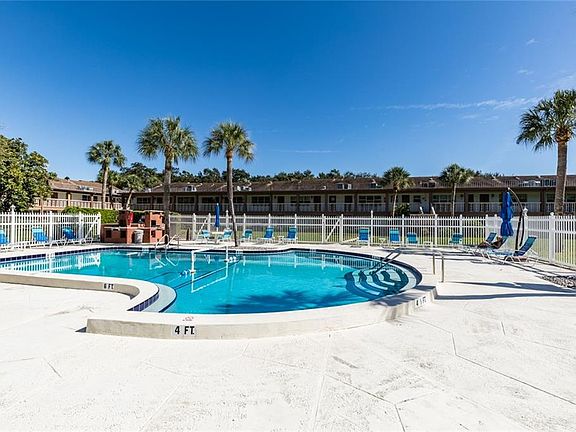 5th image of 650 Pinellas Point Dr S APT 203