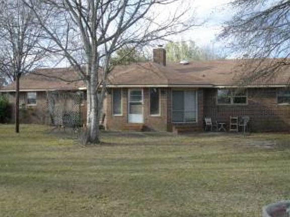 3rd image of 1901 Hanna Dr