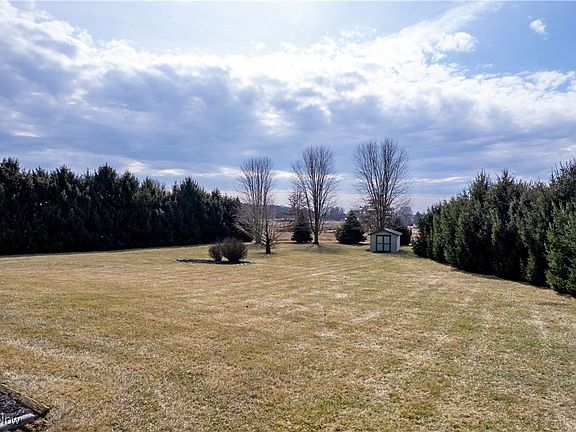 3rd image of 898 Sand Stone Dr