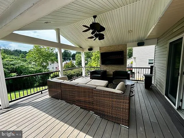 4574 White Oak Ln — Photo 8