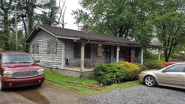 2nd image of 4182 Jonathan Creek Rd