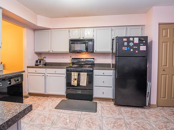5th image of 605 Glenwood Ln