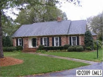 2nd image of 907 Cairnsmore Pl
