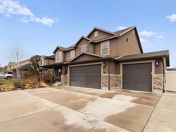 2nd image of 811 E Sandhill Ct