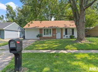 2824 Cardigan Dr, Springfield, IL 62702