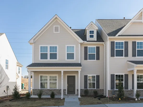 215 Hamlet Pl, Morrisville, NC 27560