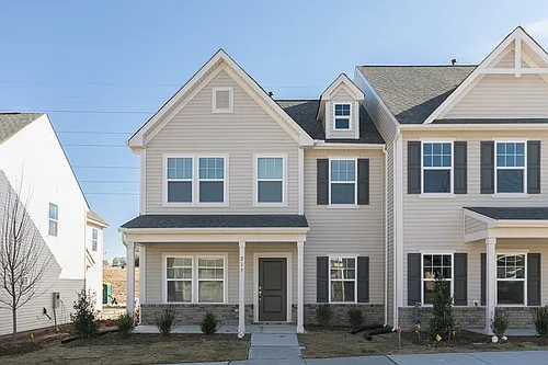215 Hamlet Pl Photo 1