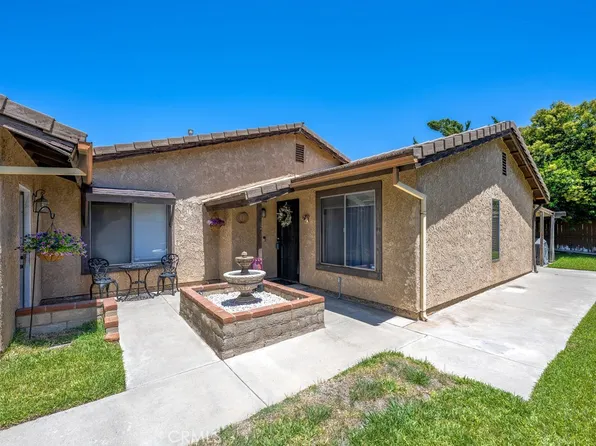 25646 Almendra Dr, Santa Clarita, CA 91355