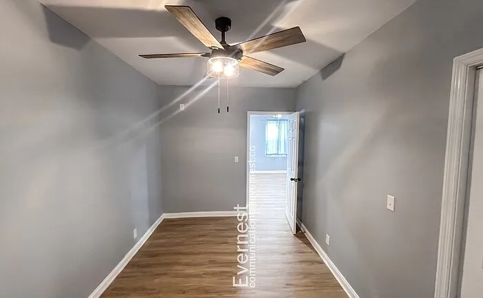 2311 Fairleigh St — Photo 6