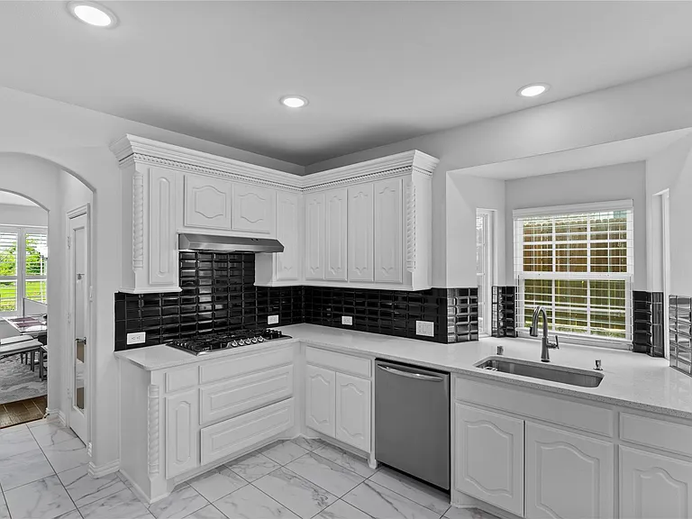 2305 Hickey Dr — Photo 30