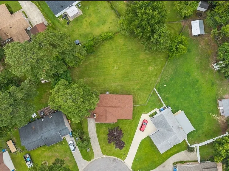 615 Wallingford Ct — Photo 35