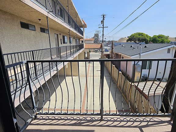 3rd image of 4389 W 141st St APT 4