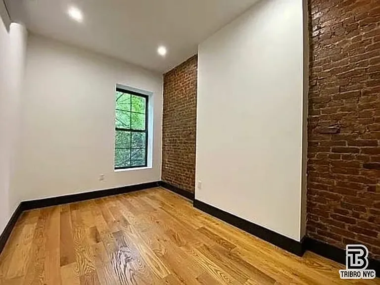 758 Putnam Ave #3 — Photo 4