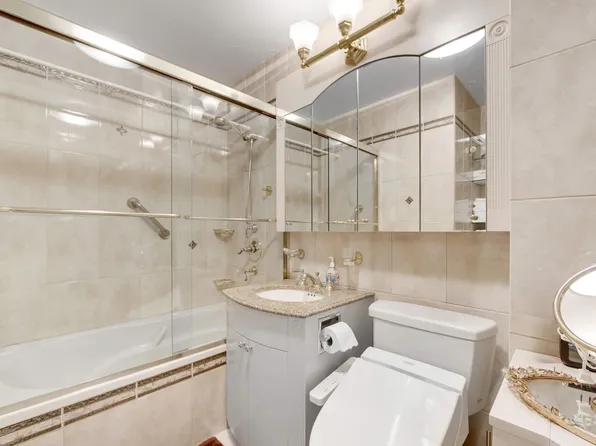400 East 85th Street image 7 of 8