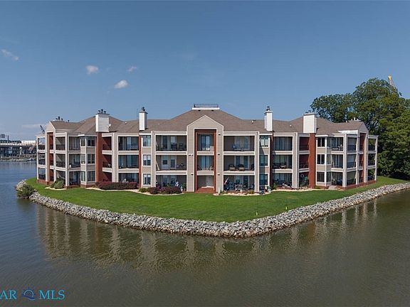 3rd image of 30 Brough Ln Unit 2
