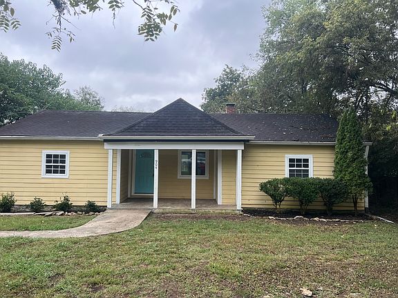 3rd image of 904 Hospital Dr