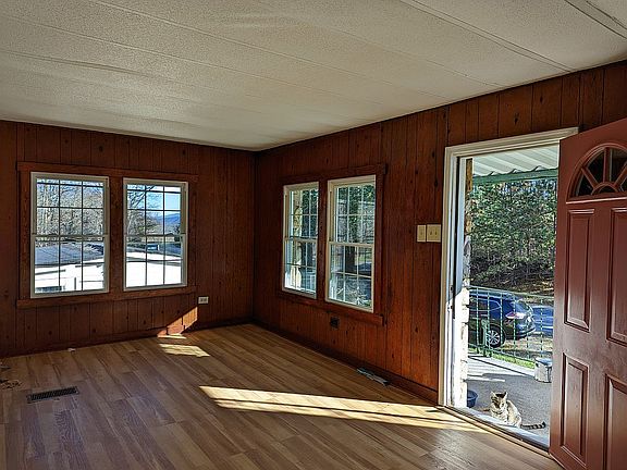 5th image of 3530 Belaire Dr