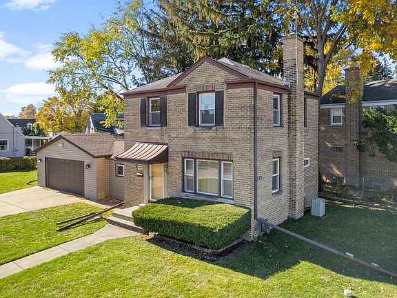 4th image of 9905 Herrick Ave