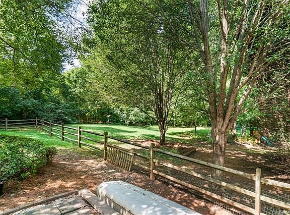 2nd image of 4737 Saxonbury Way