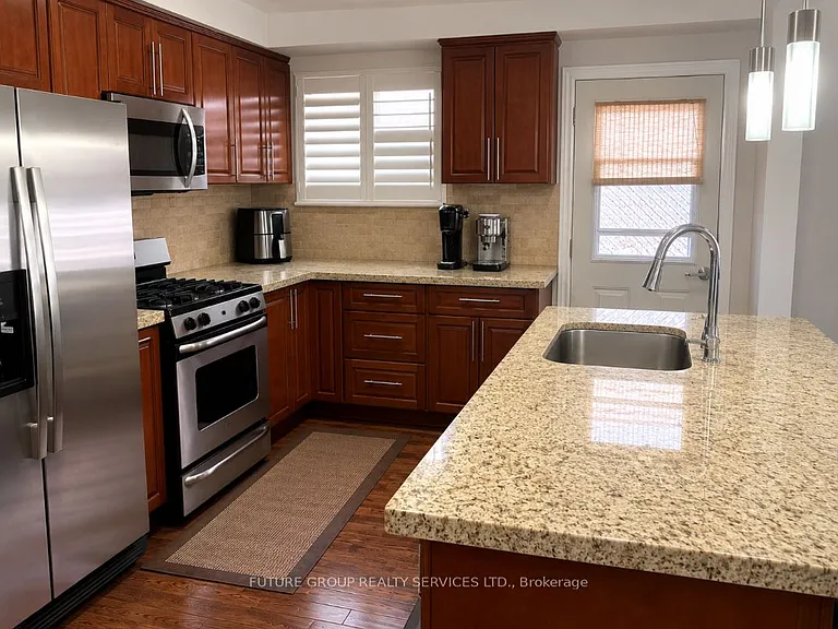 2 Fingal Pl #UPPER — Photo 4