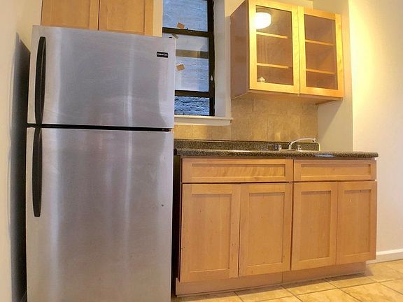 5th image of 67 Lenox Ave APT 3B