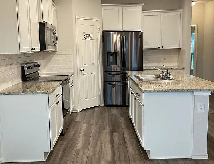 412 Saddleback Trl — Photo 3