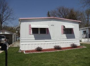 2561 Laurel Ln, Sycamore, IL 60178