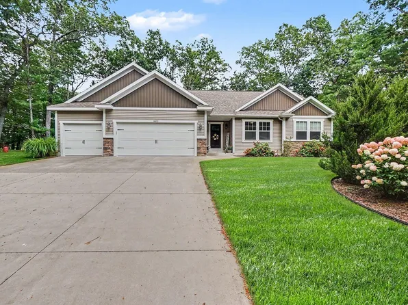 4462 Manchester Ln, Twin Lake, MI 49457