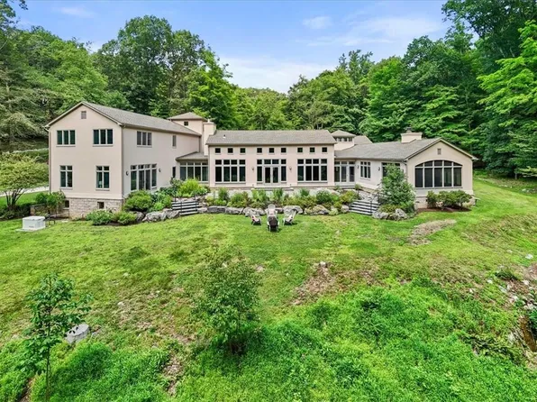 9 Twin Ponds Drive, Bedford Hills, NY 10507