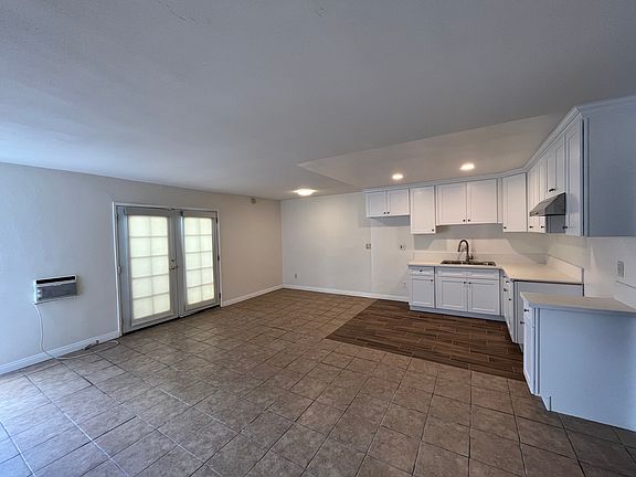 5th image of 16137 Orange Ct APT A
