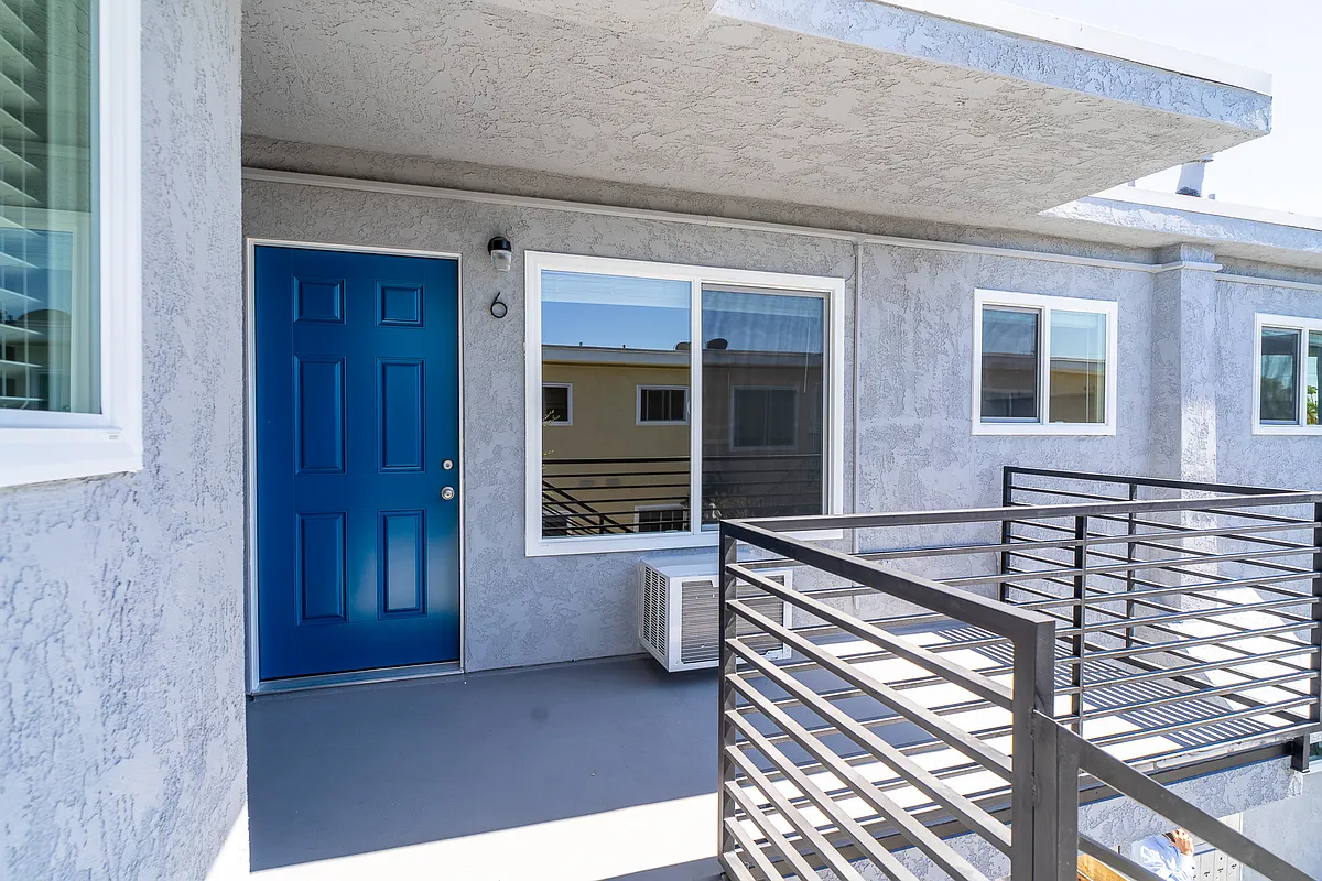 Building Photo - 4616 Bancroft St #6