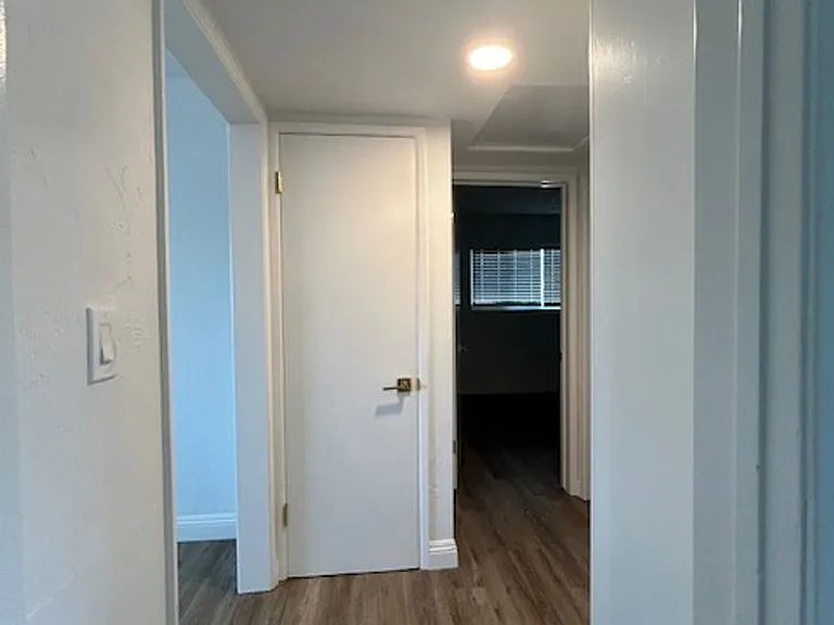 2211 S Grand Ave — Photo 4