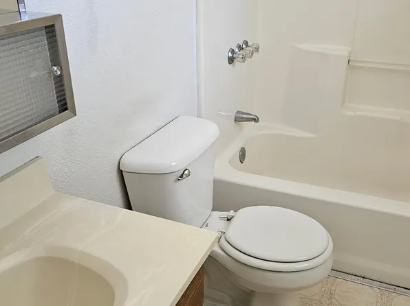 2661 Lakeshore Blvd APT C, Lakeport, CA 95453