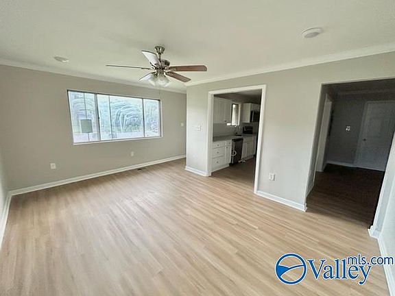 3rd image of 1004 Lee Dr NW