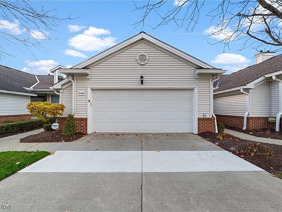 4th image of 2458 Crimson Dr