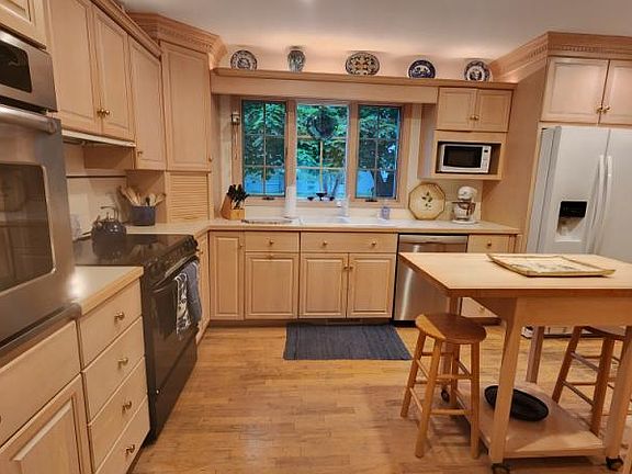 5th image of 4618 Kennebec Dr