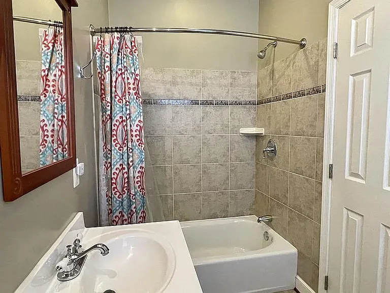 611 Quincy St NW #4 — Photo 25