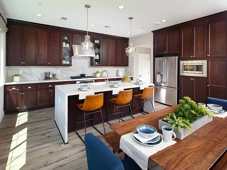1371 S Central Pkwy #2 — Photo 3