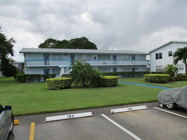 1st image of 180 Farnham #H