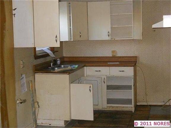 2nd image of 1455 N Joplin Ave