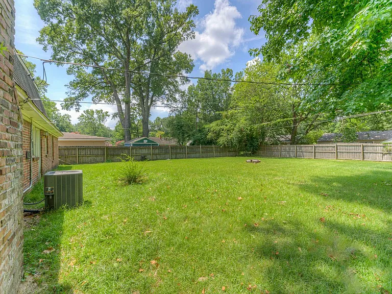 1261 W Perkins Rd — Photo 25
