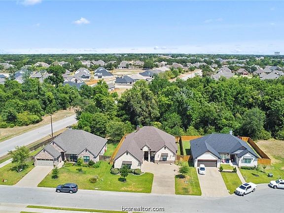 3rd image of 2906 E Embers Ct
