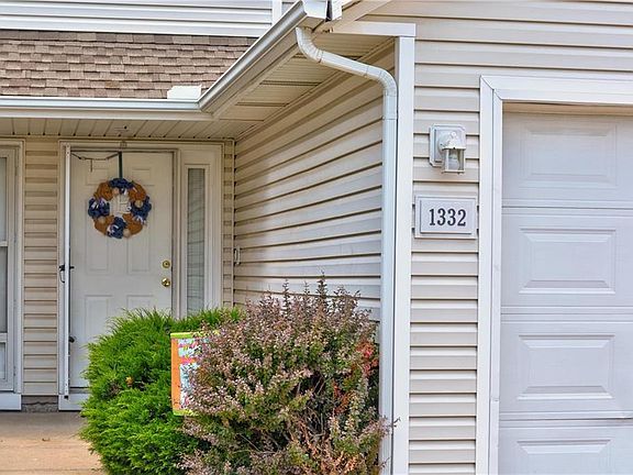 2nd image of 1332 SE Norwood Dr