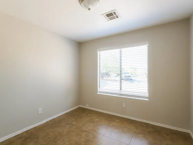 9015 W Roanoke Ave — Photo 13