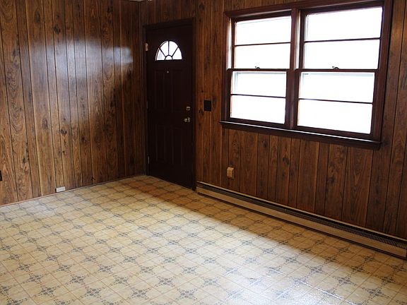 5th image of 416 Boxwood Ln