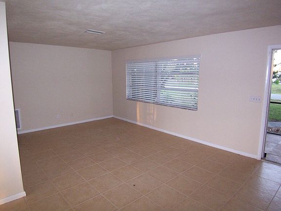 3rd image of 5412 SW 2nd Ave