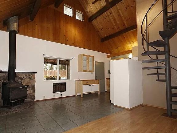 4th image of 26895 Elmore Ct