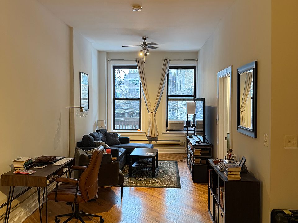 1st image of 1156 W Grand Ave #202