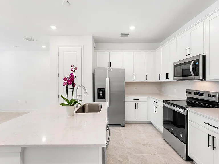 4333 Efendi Dr — Photo 3
